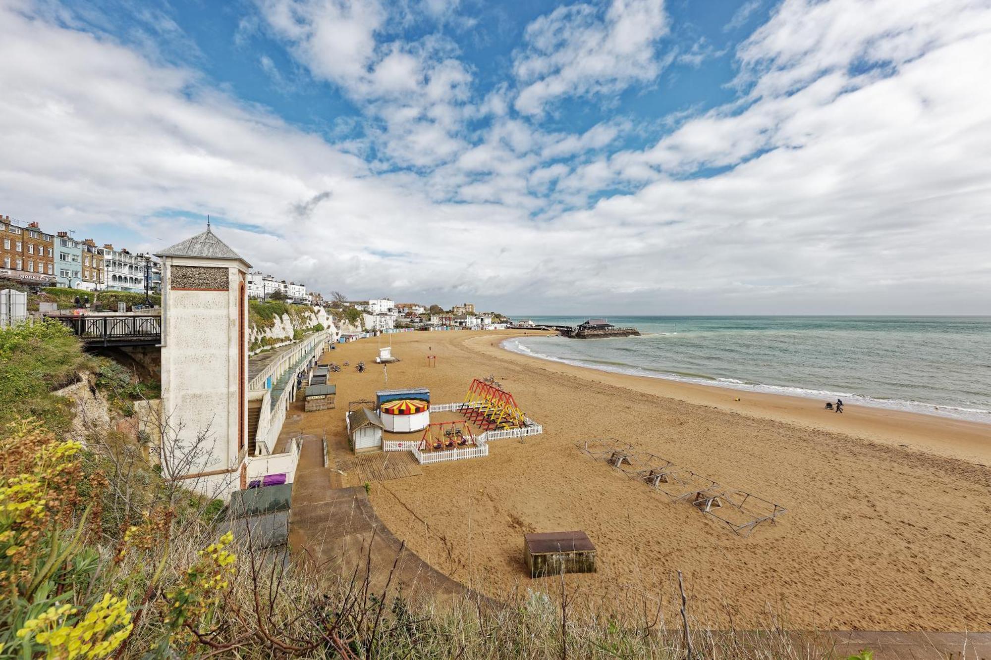 Viking Bay View 3 Bed Apartment Broadstairs Eksteriør billede
